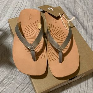 Olukai Women’s Sandals- Size 8